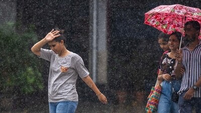 IMD forecasted a wet spell for Bengaluru mid-August, with cooler temperatures and brisk winds anticipated. (Satish Bate/ Hindustan Times) IMD forecasted a wet spell for Bengaluru mid-August, with cooler temperatures and brisk winds anticipated. (Satish Bate/ Hindustan Times)