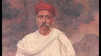 After Tilak’s statue was erected in front of the then Reay Market (now Mahatma Phule Mandai), people would queue to offer their respects and place “naivedya”, the consecrated offering of food, in front of it. “Annadaan”, the charity of food, was an important feature of Tilak’s death anniversary in Pune. (HT ARCHIVES)