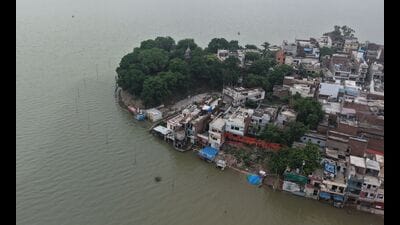 Flood water in localities near Sangam and Dashashwamedh Ghat in Prayagraj on Wednesday. (Anil Kumar Maurya/HT) Flood water in localities near Sangam and Dashashwamedh Ghat in Prayagraj on Wednesday. (Anil Kumar Maurya/HT)