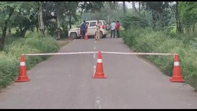 Police at the spot where the encounter tool place in Yamunanagar on Wednesday. (HT Photo)