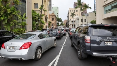Traffic builds on Bethel Street heading north in downtown Honolulu after authorities warned residents of the possibility of destructive tsunami waves, following an earthquake which earlier struck off Russia's Far Eastern Kamchatka Peninsula, in Honolulu, Hawaii, U.S. July 29, 2025.    REUTERS/Marco Garcia (REUTERS)