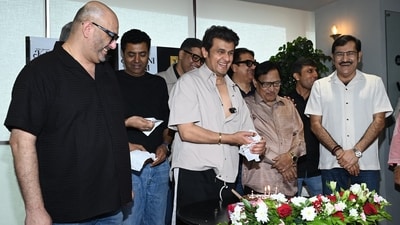 (L-R) Raju Singh, Rabbani Mustafa Khan, Sonu Nigam, Agam Kumar Nigam and Sudesh Bhosale at Sonu's birthday celebration in Mumbai (L-R) Raju Singh, Rabbani Mustafa Khan, Sonu Nigam, Agam Kumar Nigam and Sudesh Bhosale at Sonu's birthday celebration in Mumbai