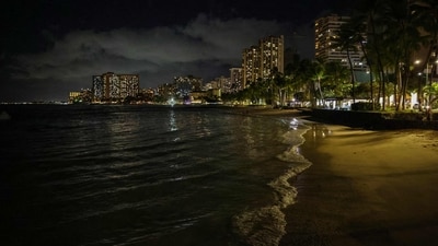 Waves roll on to an empty Waikiki Beach on July 29, 2025 in Honolulu, Hawaii. Parts of the US west coast and Japan are being evacuated after a Tsunami warning following one of the strongest earthquakes in modern history hit Russia's eastern Kamchatka Peninsula. Darryl Oumi/Getty Images/AFP (Photo by Darryl Oumi / GETTY IMAGES NORTH AMERICA / Getty Images via AFP) (Getty Images via AFP) Waves roll on to an empty Waikiki Beach on July 29, 2025 in Honolulu, Hawaii. Parts of the US west coast and Japan are being evacuated after a Tsunami warning following one of the strongest earthquakes in modern history hit Russia's eastern Kamchatka Peninsula. Darryl Oumi/Getty Images/AFP (Photo by Darryl Oumi / GETTY IMAGES NORTH AMERICA / Getty Images via AFP) (Getty Images via AFP)