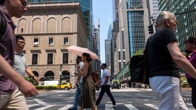 People try to stay cool on the sweltering streets of Manhattan as the region experiences another heatwave on July 29, 2025 in New York City. Temperatures are expected to reach into the high 90s with a heat index well above 100 degrees. Spencer Platt/Getty Images/AFP (Photo by SPENCER PLATT / GETTY IMAGES NORTH AMERICA / Getty Images via AFP) (Getty Images via AFP) People try to stay cool on the sweltering streets of Manhattan as the region experiences another heatwave on July 29, 2025 in New York City. Temperatures are expected to reach into the high 90s with a heat index well above 100 degrees. Spencer Platt/Getty Images/AFP (Photo by SPENCER PLATT / GETTY IMAGES NORTH AMERICA / Getty Images via AFP) (Getty Images via AFP)