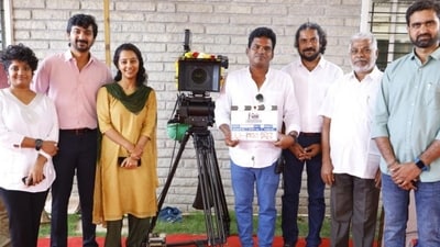 Darshan and Darshana Rajendran with the crew of Thamizh's film Darshan and Darshana Rajendran with the crew of Thamizh's film