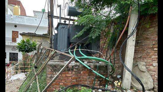 As per the new orders, LESA engineers are required to inspect and report on critical hazards, including open transformer boxes, rusty and leaning poles, tangled and dangling wires and insufficient or broken fencing around high-voltage units (HT Photo)