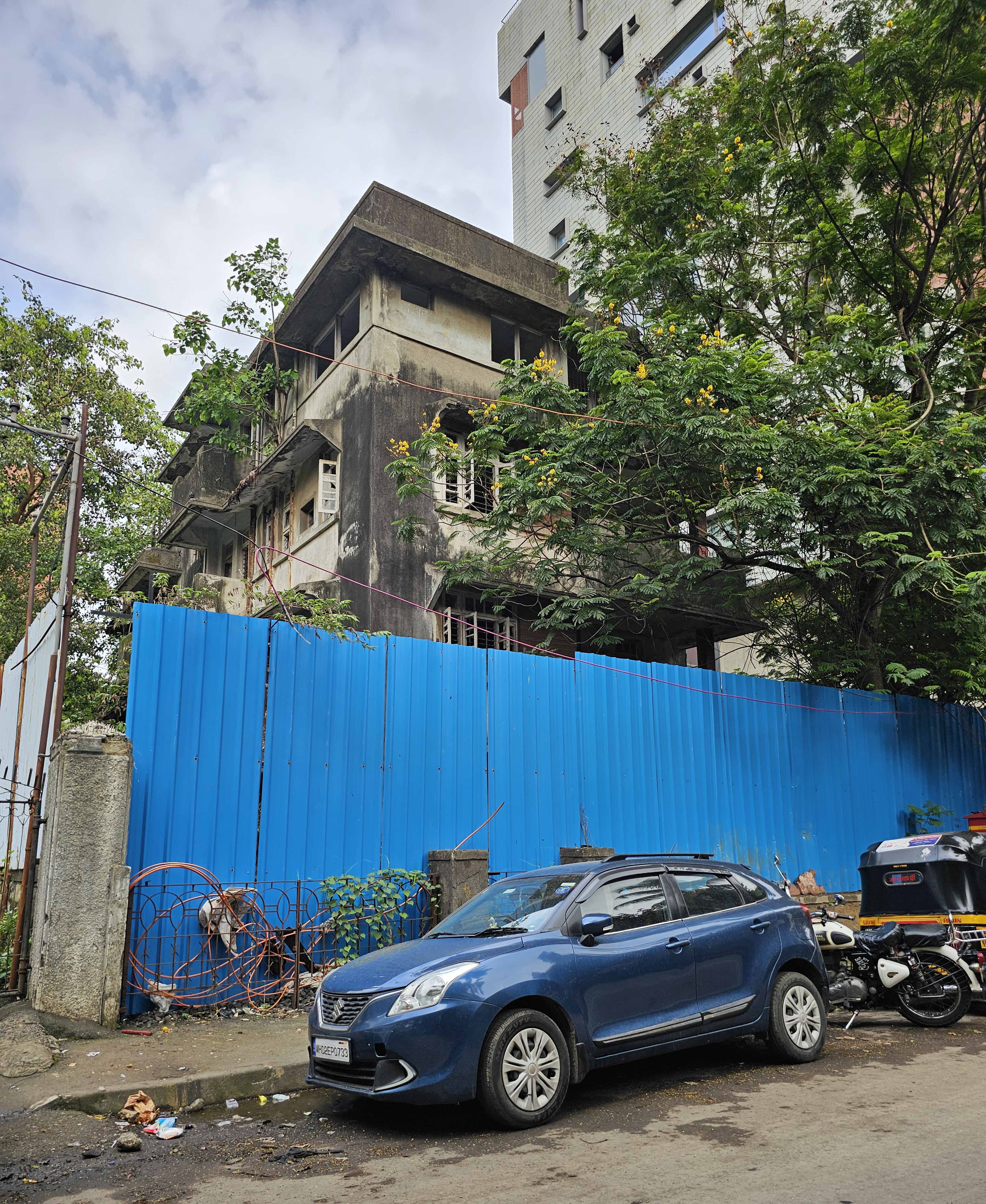 Constantly changing: A road in Khar West, in Mumbai (Vijay Bate/Hindustan Times) Constantly changing: A road in Khar West, in Mumbai (Vijay Bate/Hindustan Times)