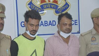 Based on suspects’ interrogation, police also arrested two more suspects, Mohammad Mehtab, 25, resident of Vishwas Nagar, Delhi, and Deepu Tomar, 30, originally from Haridwar, Uttarakhand, from near ISBT Kaushambi, Ghaziabad. (Sakib Ali/HT Photo) Based on suspects’ interrogation, police also arrested two more suspects, Mohammad Mehtab, 25, resident of Vishwas Nagar, Delhi, and Deepu Tomar, 30, originally from Haridwar, Uttarakhand, from near ISBT Kaushambi, Ghaziabad. (Sakib Ali/HT Photo)