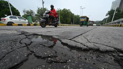 Damage on Ranjit Singh Flyover on Thursday. (Sanchit Khanna/ HT Photo) Damage on Ranjit Singh Flyover on Thursday. (Sanchit Khanna/ HT Photo)
