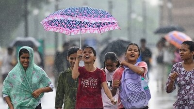 According to the Central Pollution Control Board, July 2025 was the cleanest in the past ten years, with an average Air Quality Index (AQI) of 79. (Hindustan Times) According to the Central Pollution Control Board, July 2025 was the cleanest in the past ten years, with an average Air Quality Index (AQI) of 79. (Hindustan Times)