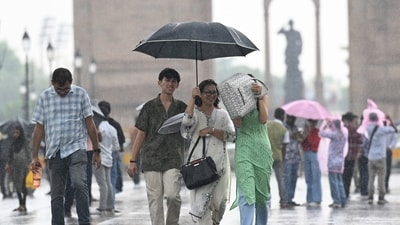 Delhi NCR had cloudy weather and rain on Thursday morning. The weather office said there will be light to moderate rain all day, but no warning has been issued yet. (Hindustan Times) Delhi NCR had cloudy weather and rain on Thursday morning. The weather office said there will be light to moderate rain all day, but no warning has been issued yet. (Hindustan Times)