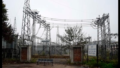 Harpreet Singh Oberoi, deputy chief engineer of the Mohali circle, says it has been mandatory in Mohali to apply online for power connections. (Manish/HT) Harpreet Singh Oberoi, deputy chief engineer of the Mohali circle, says it has been mandatory in Mohali to apply online for power connections. (Manish/HT)