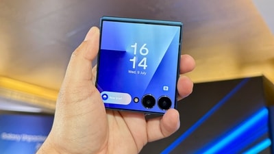 Samsung Galaxy Z Flip 7 feels like a refined evolution. It hits the sweet spot of form, functionality and a strong AI software experience. (Debashis Sarkar)