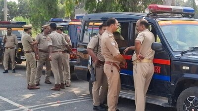 The police are recording the statements of the parents of the deceased. (Representational) The police are recording the statements of the parents of the deceased. (Representational)