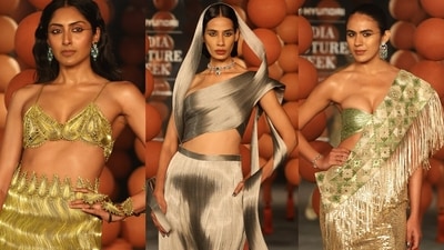 Models showcase Rimzim Dadu's collection. Models showcase Rimzim Dadu's collection.