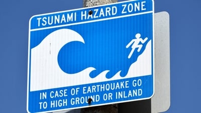 A tsunami hazard zone sign is posted near Santa Monica beach with an advisory in effect in other parts of California after the 8.8 earthquake in Russia. (Getty Images via AFP) A tsunami hazard zone sign is posted near Santa Monica beach with an advisory in effect in other parts of California after the 8.8 earthquake in Russia. (Getty Images via AFP)