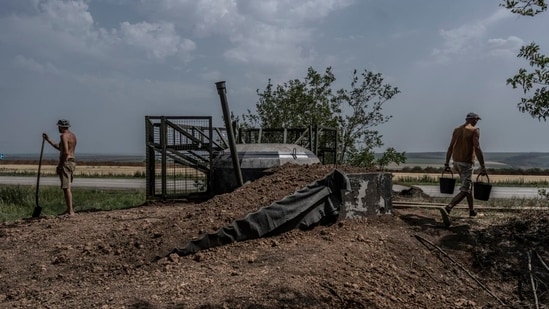 Inside Ukraine’s Effort to Fortify Hundreds of Miles of Defensive Lines