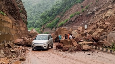 Long traffic snarls followed, after stranded vehicles queued up on either side of the road. (PTI) Long traffic snarls followed, after stranded vehicles queued up on either side of the road. (PTI)