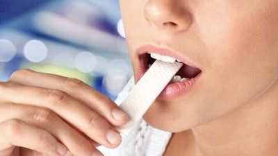Chewing sugar-free gum after eating increases saliva production, which helps neutralise and wash away acid. (Freepik) Chewing sugar-free gum after eating increases saliva production, which helps neutralise and wash away acid. (Freepik)