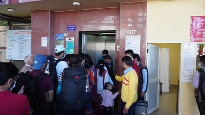 Nobody teaches lift etiquettes, though; it’s like an email sign-off you copy from others. How you behave in the lift is learnt the hard way. (Shutterstock)