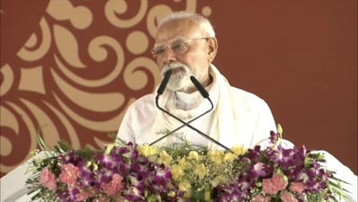 PM Narendra Modi delivers a speech at the public meeting in Varanasi on Saturday. (HT Photo) PM Narendra Modi delivers a speech at the public meeting in Varanasi on Saturday. (HT Photo)