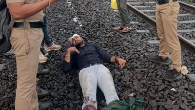 After the victim, Gaurav Nikam, fell, his leg was caught under the train’s wheels. After the victim, Gaurav Nikam, fell, his leg was caught under the train’s wheels.