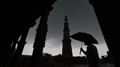 Key areas that dot the national capital, were drenched with intense downpours during the early hours of the day. (Sanchit Khanna/Hindustan Times) Key areas that dot the national capital, were drenched with intense downpours during the early hours of the day. (Sanchit Khanna/Hindustan Times)