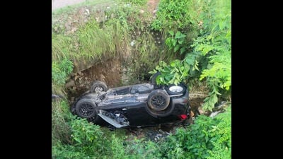 The SUV they were travelling in skidded off the road and fell into a gorge in the Kathua district of Jammu and Kashmir early Sunday. (HT) The SUV they were travelling in skidded off the road and fell into a gorge in the Kathua district of Jammu and Kashmir early Sunday. (HT)