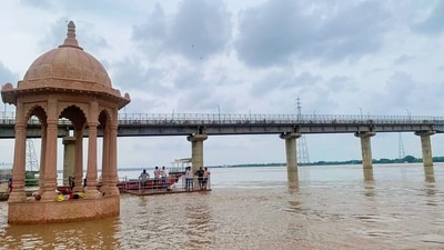 Another ghat along the Ganga remains submerged as the Ganga swells in Varanasi, after heavy rains. (Rajesh Kumar/HT)