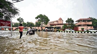 Waterlogging in Vibhuti Khand area of Lucknow on Saturday. (Deepak Gupta/HT Photo) Waterlogging in Vibhuti Khand area of Lucknow on Saturday. (Deepak Gupta/HT Photo)