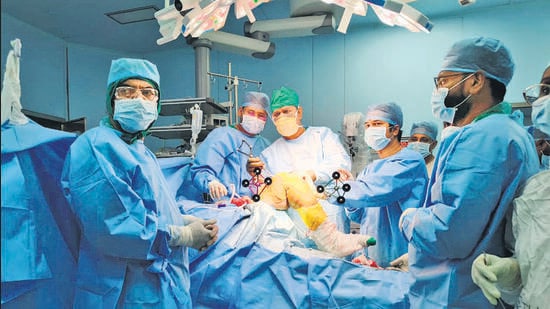 Sassoon Hospital doctors perform robotic-assisted total knee replacement surgery