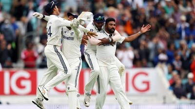 Mohammed Siraj celebrates with teammates after taking the wicket of Gus Atkinson and India winning the match to draw Test series (Action Images via Reuters)