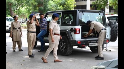 Chandigarh Police have set up three checkposts at Panjab University ahead of the campus polls. (Keshav Singh/HT) Chandigarh Police have set up three checkposts at Panjab University ahead of the campus polls. (Keshav Singh/HT)