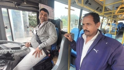Sleep-deprived and tired, the man accidentally left his backpack on the seat while picking up his luggage. (X/@noumqn) Sleep-deprived and tired, the man accidentally left his backpack on the seat while picking up his luggage. (X/@noumqn)