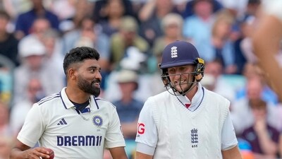 Mohammed Siraj and Joe Root have a chat during fourth day's play at the Oval. (PTI) Mohammed Siraj and Joe Root have a chat during fourth day's play at the Oval. (PTI)