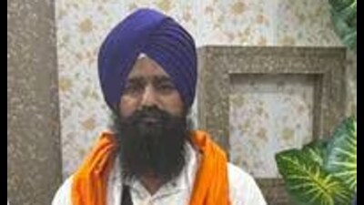 The Shiromani Gurdwara Parbandhak Committee has asked jathedar Giani Kuldeep Singh Gargaj to take a final call on the issue. The Shiromani Gurdwara Parbandhak Committee has asked jathedar Giani Kuldeep Singh Gargaj to take a final call on the issue.
