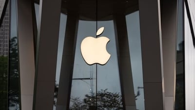 Apple plans to expand its Answers team to develop a new AI search platform.