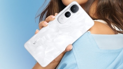 Under the hood, the smartphone is powered by the Qualcomm Snapdragon 4 Gen 2 chipset. (Vivo)