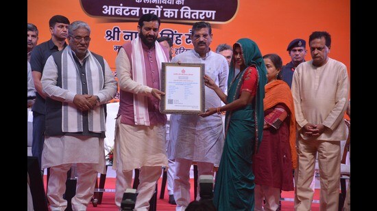 Addressing a state-level programme in Panchkula, Chief minister Nayab Singh Saini contrasted the Congress’s legacy with the transformative impact of welfare schemes implemented by the central and state governments under Prime Minister Narendra Modi’s leadership. (HT Photo)