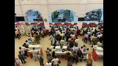 Speed Post breakdown leaves rakhi senders in the lurch Speed Post breakdown leaves rakhi senders in the lurch