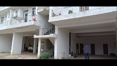 Complainant said the accused dragged her brother down to the ground floor from their third-floor apartment and shot him in the face with a pistol, in Dev Bhoomi Apartments, Zirakpur. (HT Photo) Complainant said the accused dragged her brother down to the ground floor from their third-floor apartment and shot him in the face with a pistol, in Dev Bhoomi Apartments, Zirakpur. (HT Photo)