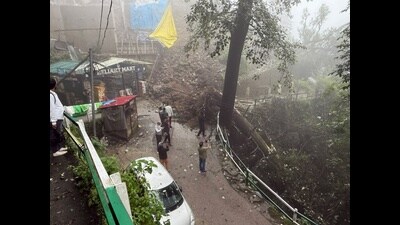 Due to the incessant rain, rivers and rivulets, including Beas river and Suketi Khad in Mandi, remained in spate at many places in the state. (HT Photo)