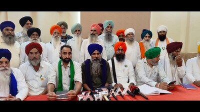 Farmer leaders addressing mediapersons in Jalandhar on Tuesday. Farmer leaders addressing mediapersons in Jalandhar on Tuesday.