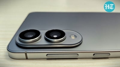 Samsung Galaxy S26 Edge 5G may offer better battery life than Apple’s iPhone 17 Air model. (Ijaj Khan/ HT)