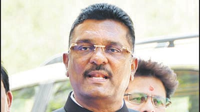 Mumbai, India - February 20, 2023: BSS (Shinde faction) MLAs Sanjay Shirsat, Pratap Sarnaik and Sada Sarvankar speak to the media after taking control of Shiv Sena’s party office, at Vidhan Bhavan, in Mumbai, India, on Monday, February 20, 2023. (Photo by Bhushan Koyande/HT Photo) (HT PHOTO) Mumbai, India - February 20, 2023: BSS (Shinde faction) MLAs Sanjay Shirsat, Pratap Sarnaik and Sada Sarvankar speak to the media after taking control of Shiv Sena’s party office, at Vidhan Bhavan, in Mumbai, India, on Monday, February 20, 2023. (Photo by Bhushan Koyande/HT Photo) (HT PHOTO)