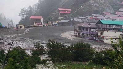 At least four people have been killed and several hours have been swept away by the raging waters from the flash floods. (PTI)