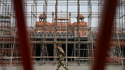 A team of the Special Cell conducted a drill on Saturday in which they entered the Red Fort premises in civil dress with a dummy bomb. (AFP) A team of the Special Cell conducted a drill on Saturday in which they entered the Red Fort premises in civil dress with a dummy bomb. (AFP)