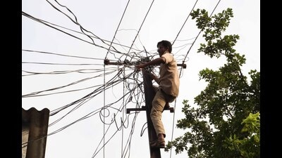 The power utility has recovered a penalty of  ₹19.19 lakh from the company, identified as M/s Ganesh Pressing, and also seized the equipment used for the theft. (HT PHOTO)