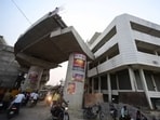 The illegal building which had stalled the construction of the railway overbridge in Lucknow’s Kesarikheda (HT File Photo)