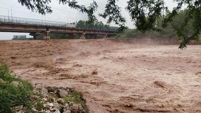 Due to heavy rain in Himachal Pradesh, the Ghaggar river is in spate in Panchkula on Wednesday afternoon. The river flows through Mohali and Patiala districts, where the authorities are on alert after the water level touched the danger mark. (Sant Arora/HT) Due to heavy rain in Himachal Pradesh, the Ghaggar river is in spate in Panchkula on Wednesday afternoon. The river flows through Mohali and Patiala districts, where the authorities are on alert after the water level touched the danger mark. (Sant Arora/HT)